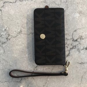 Micheal Kors wrist wallet